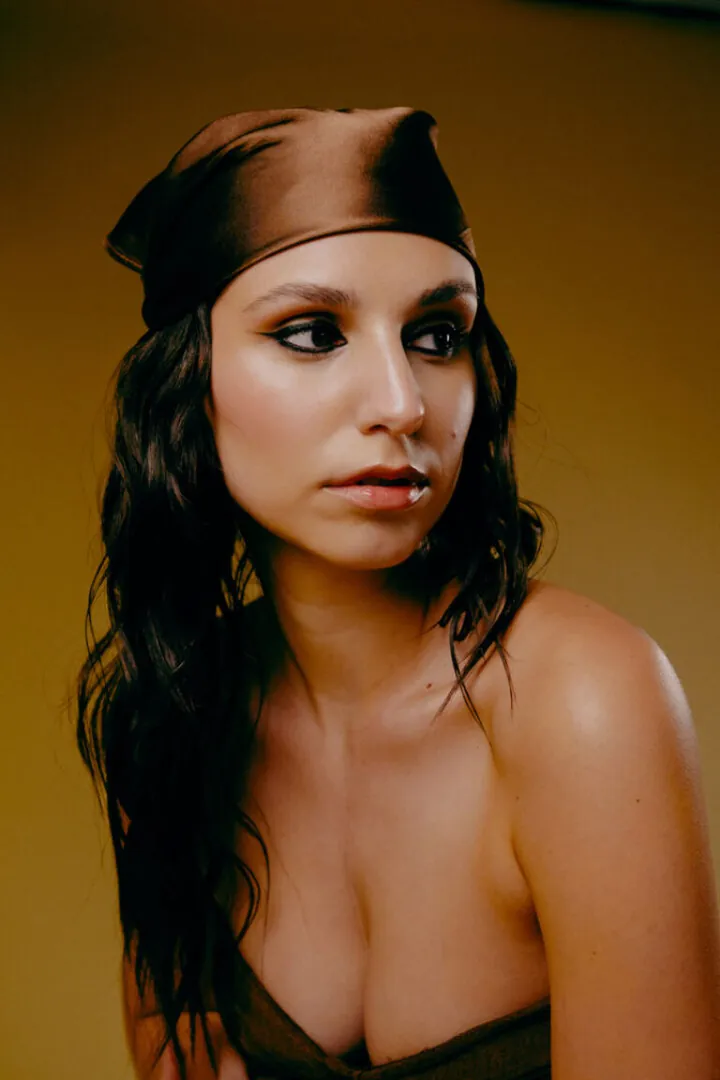 Adelina Tu.