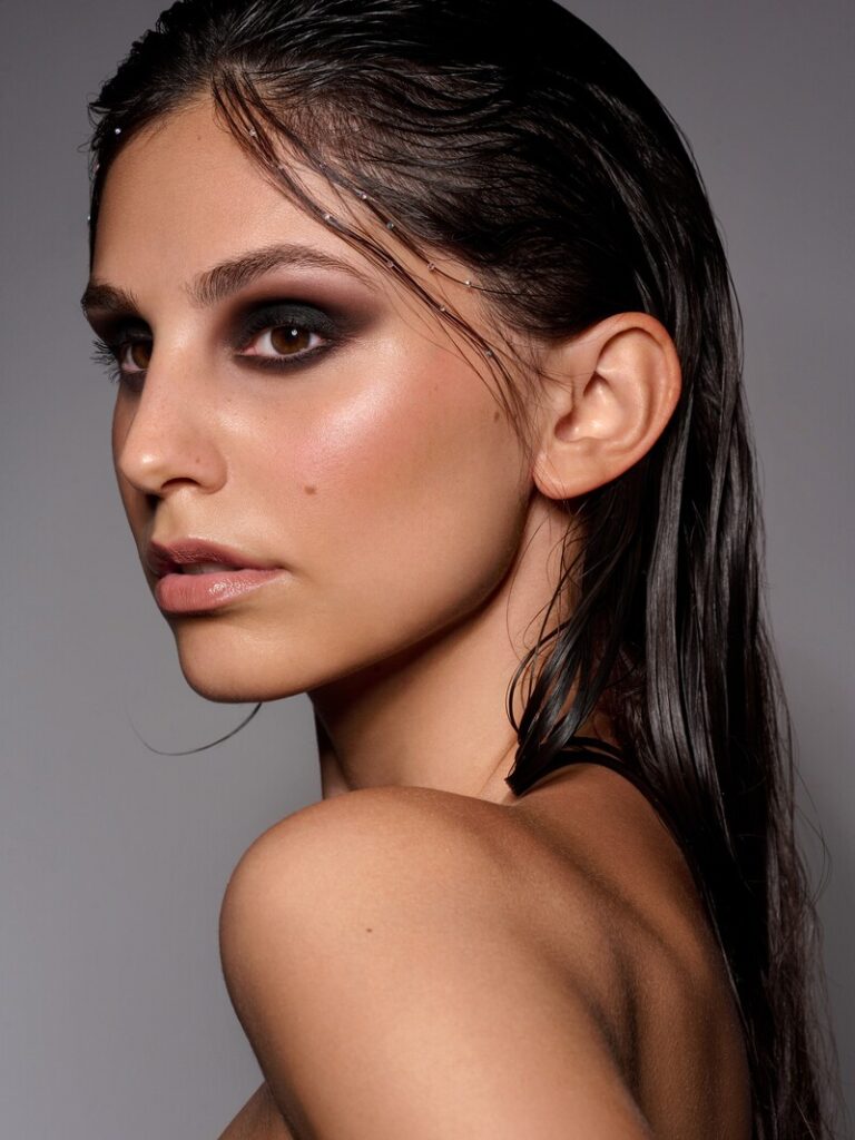 Adelina Tu.