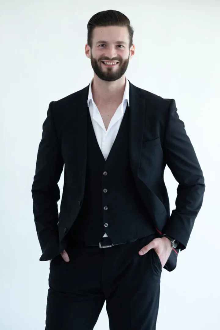 Alexander W.