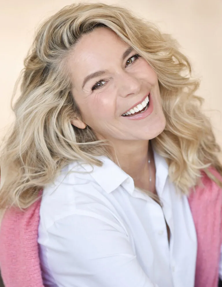 Alexandra I.