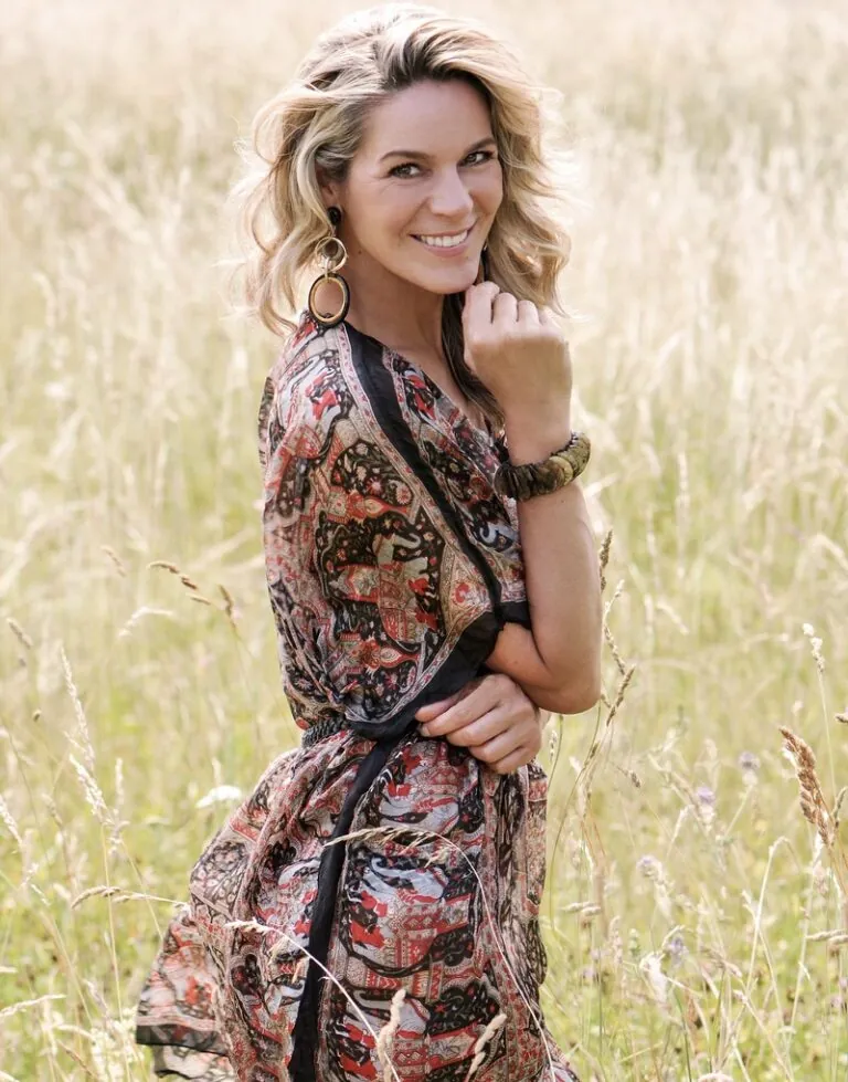Alexandra I.
