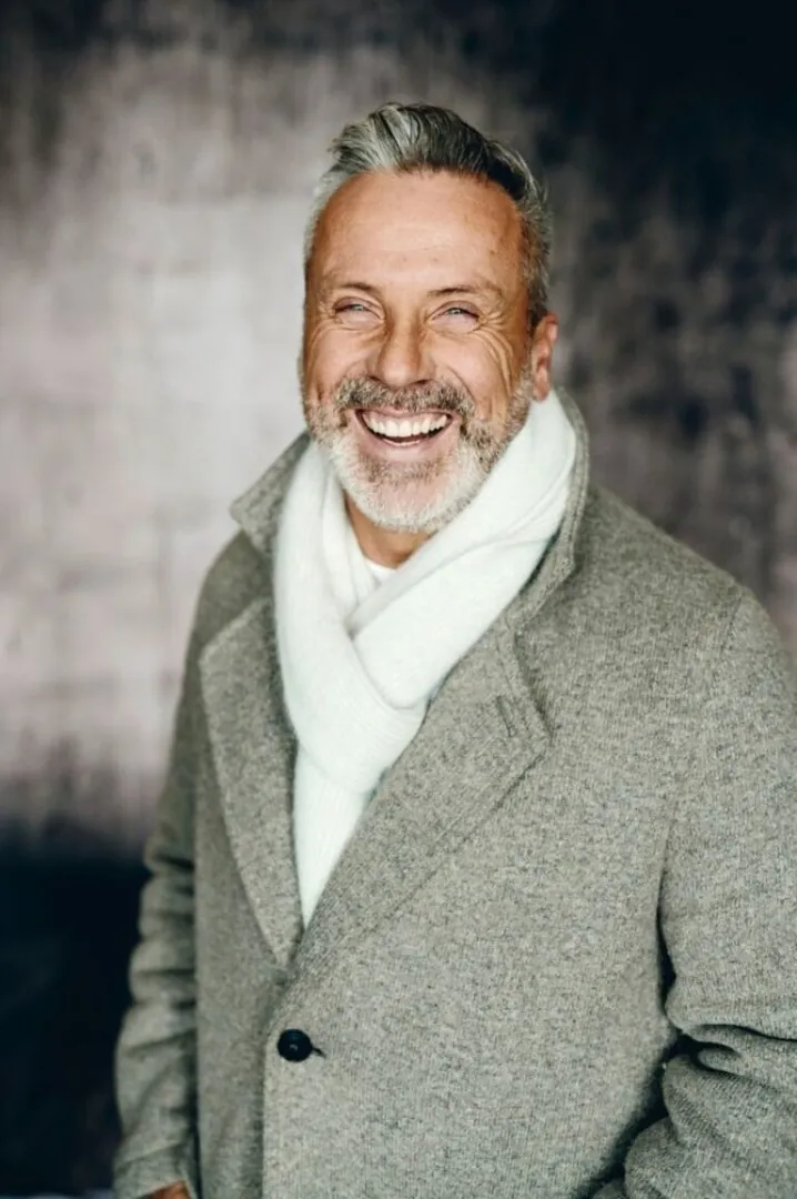Jörg A.