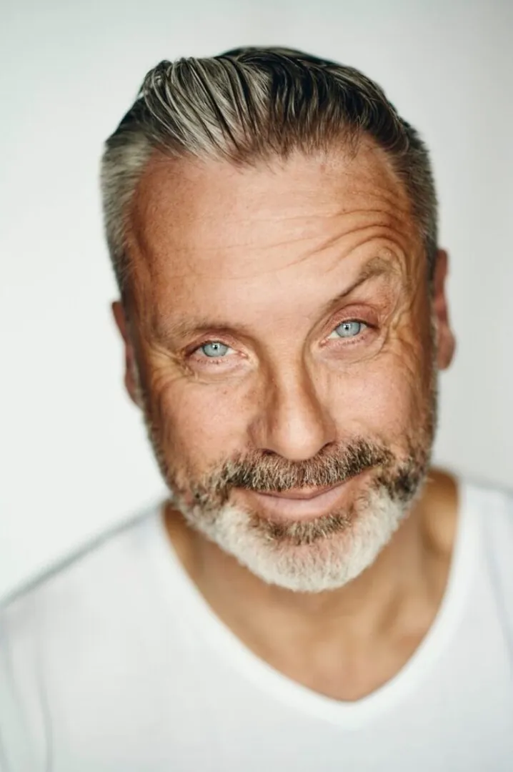Jörg A.