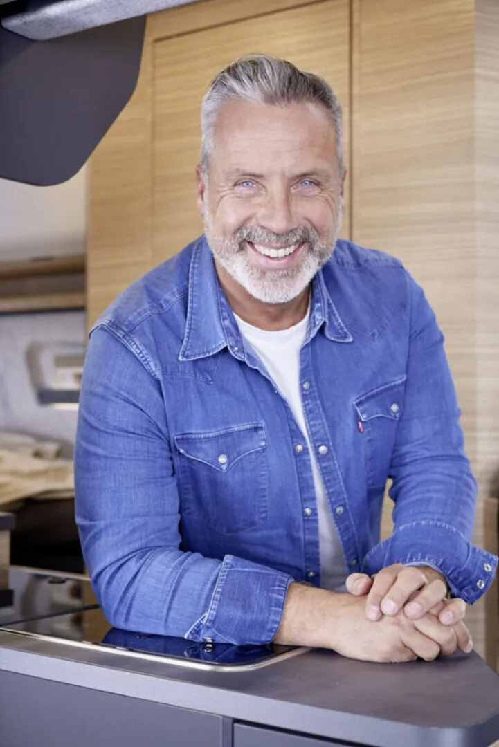 Jörg A.