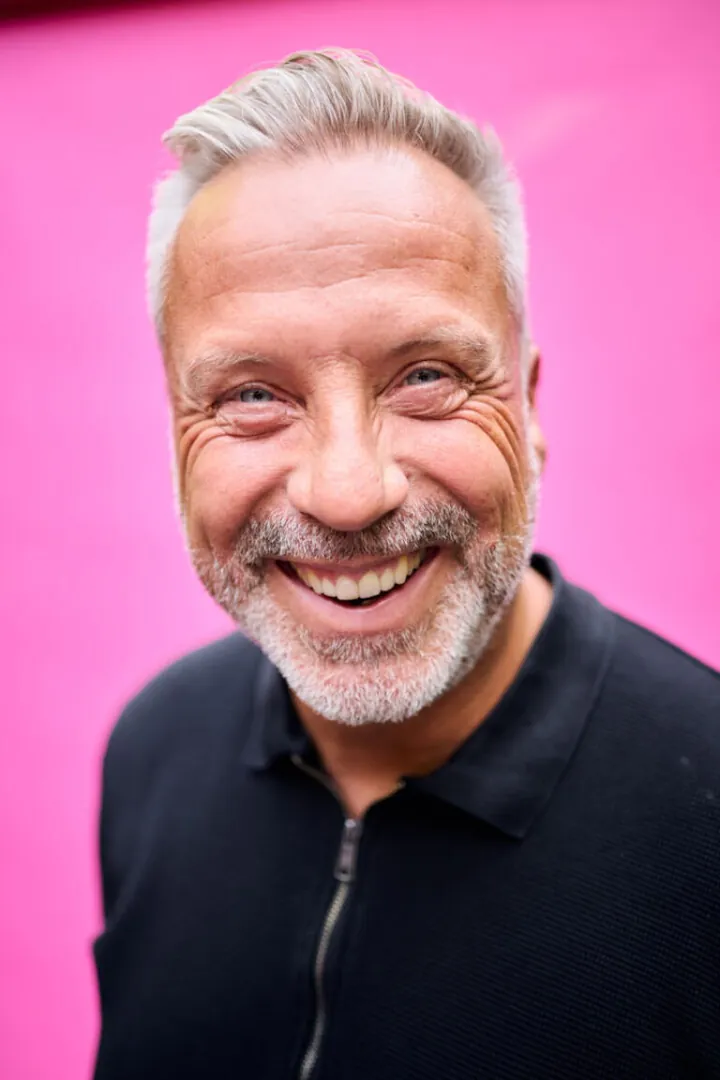 Jörg A.