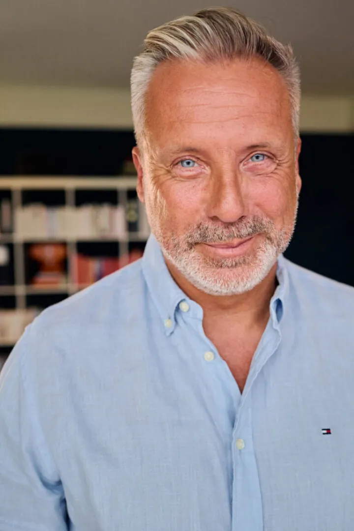 Jörg A.