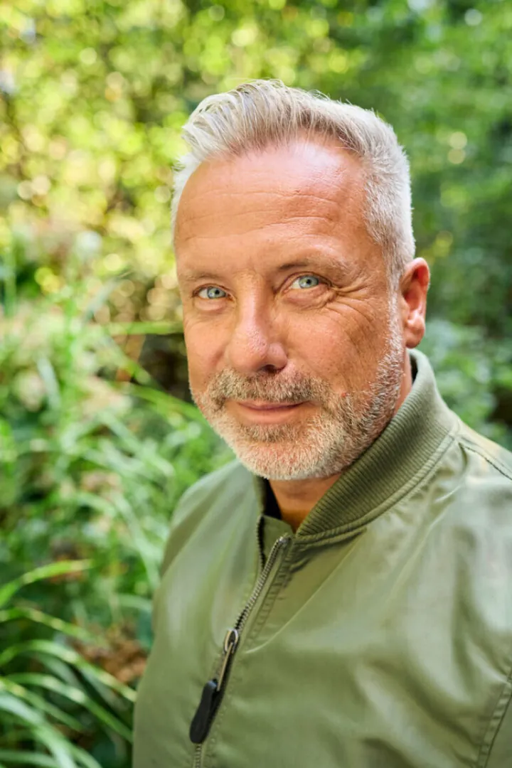 Jörg A.
