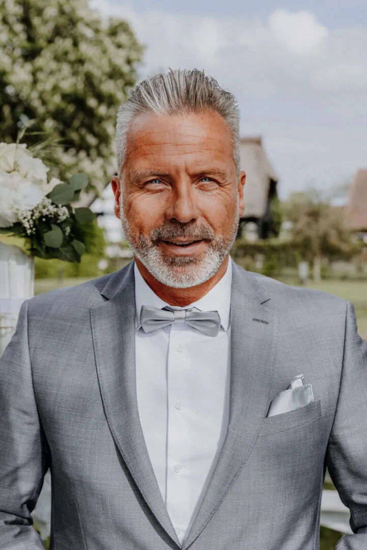 Jörg A.