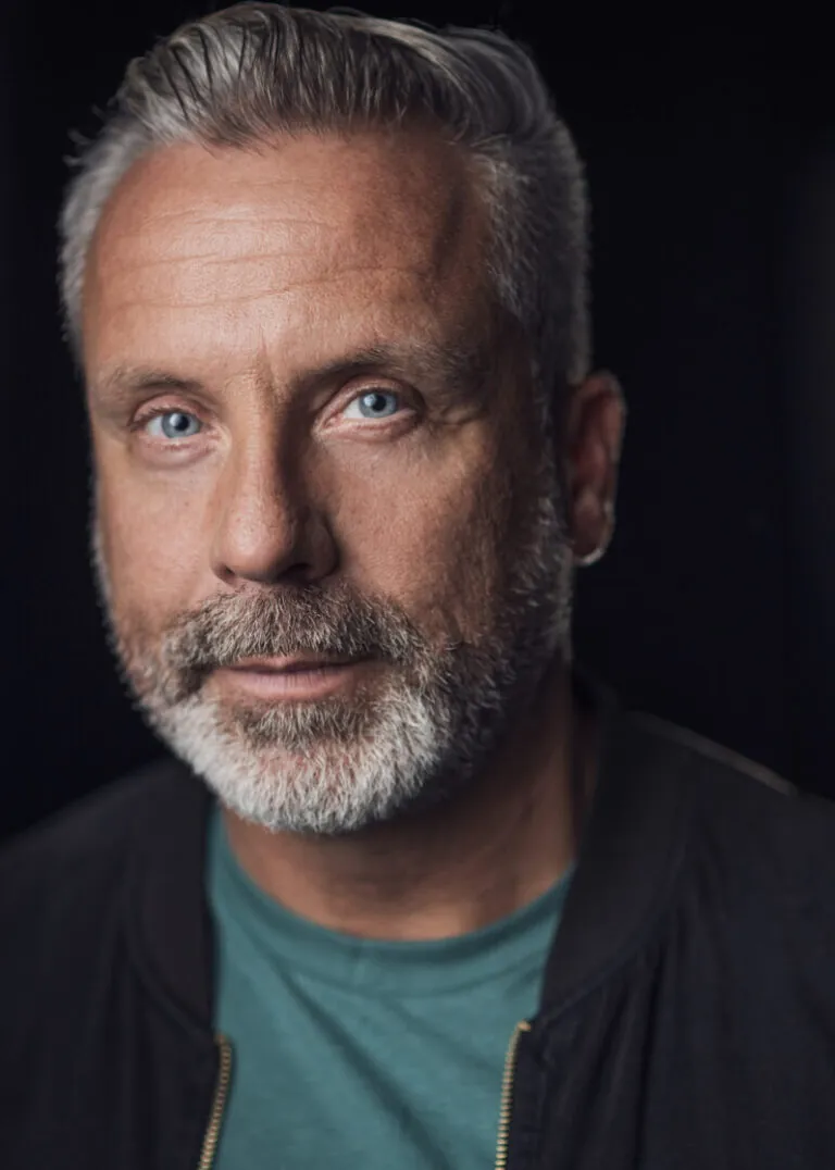 Jörg A.
