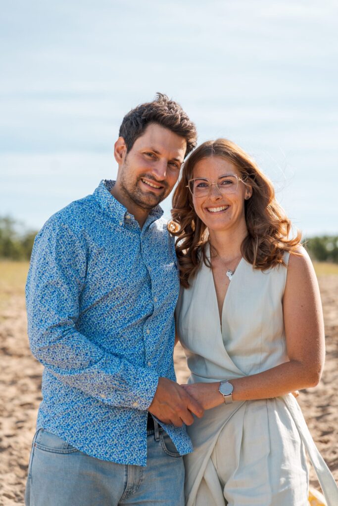 Larissa und Moritz mit ihren 3 Kids