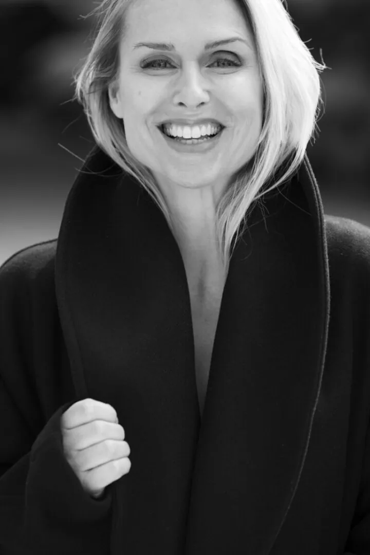 Stefanie Den.