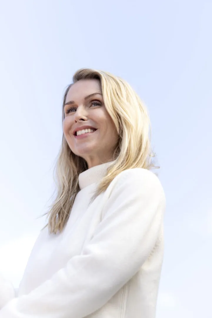 Stefanie Den.