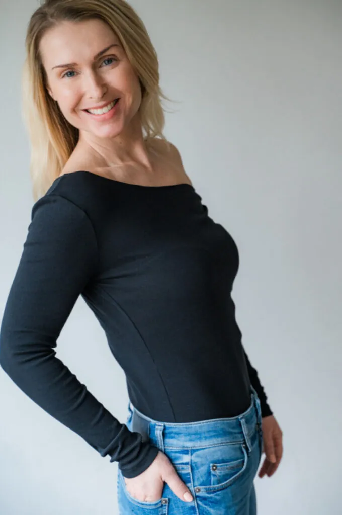 Stefanie Den.
