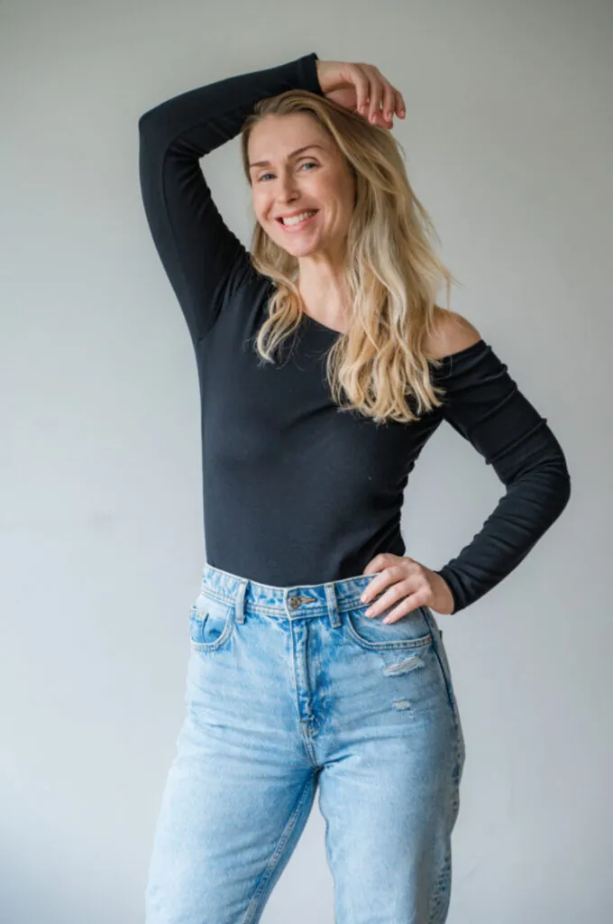 Stefanie Den.