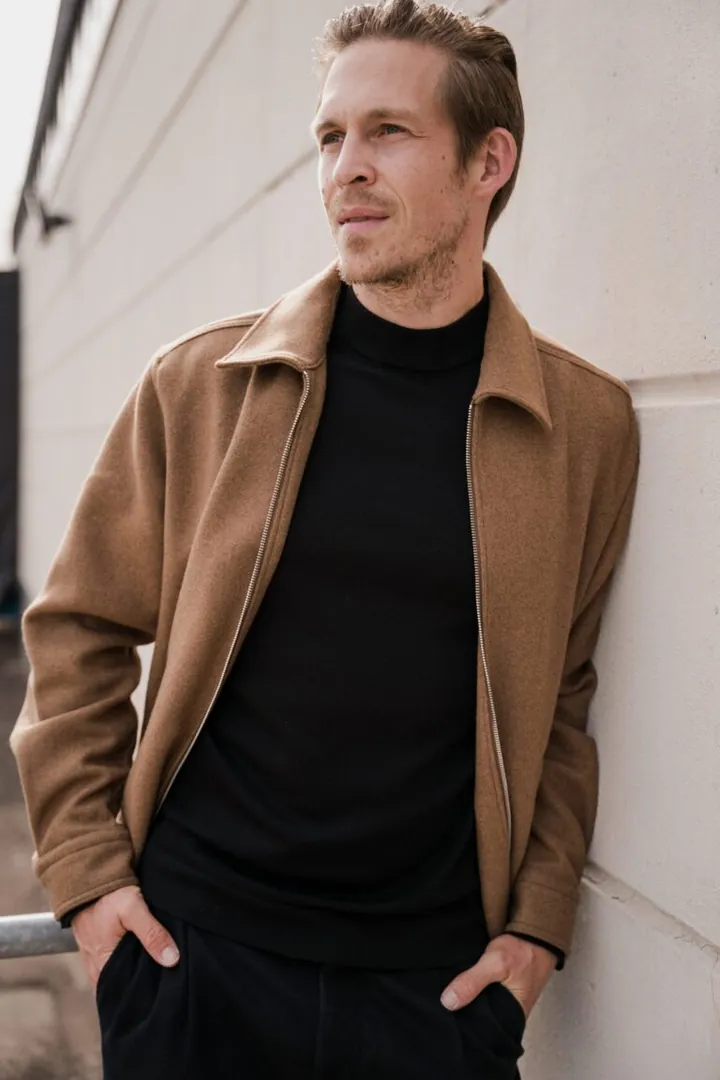 Steffen W.