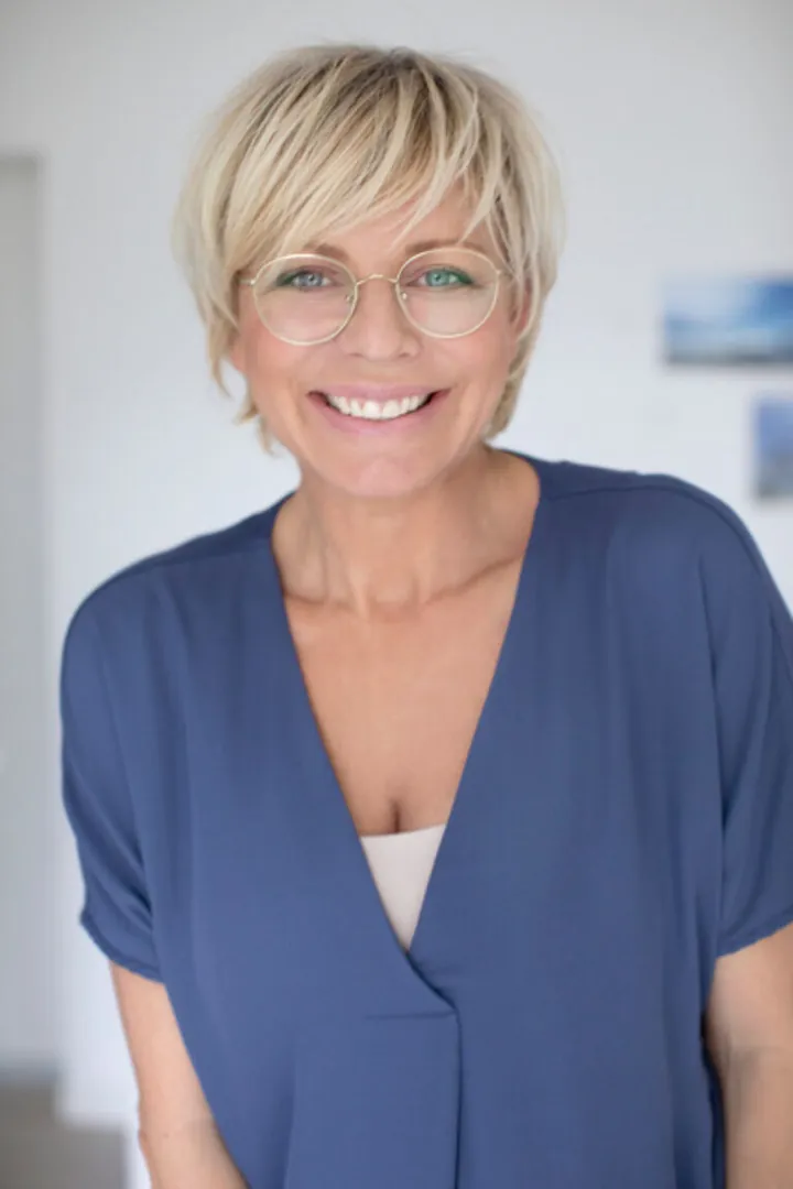 Yvonne Alls.