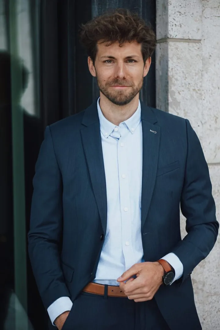 Beni K.