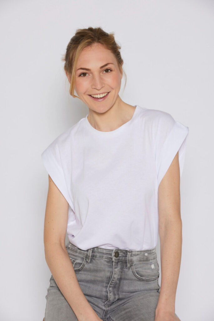 Isabelle B.
