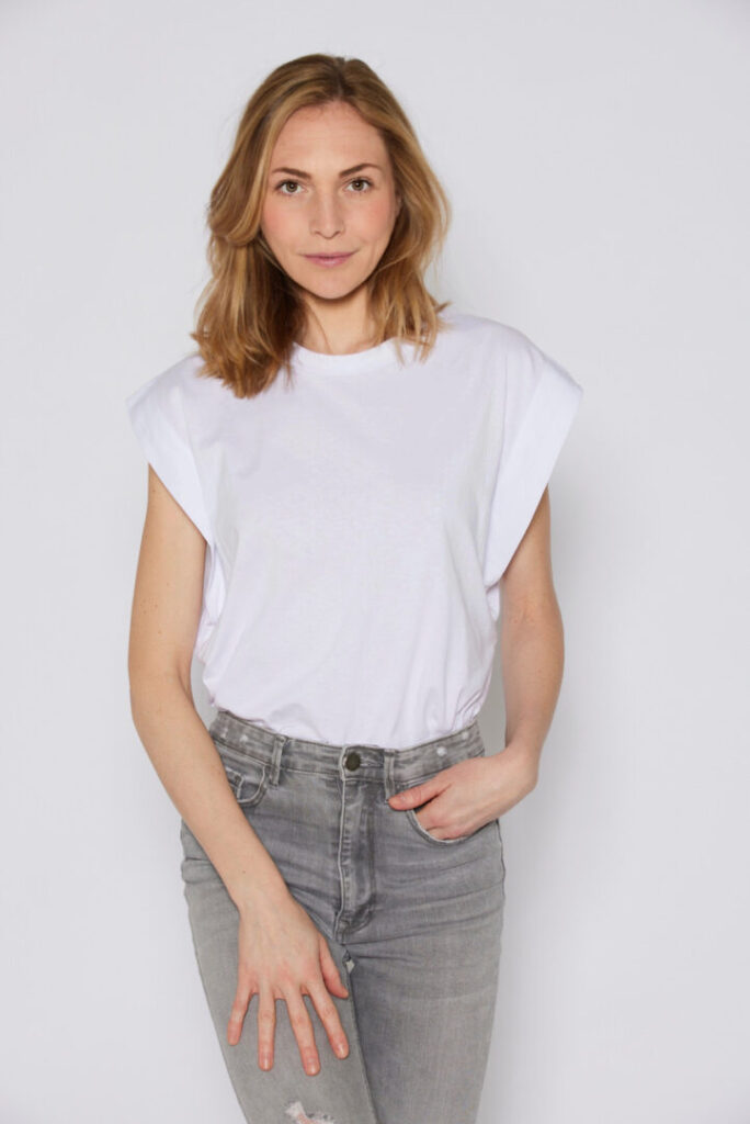 Isabelle B.