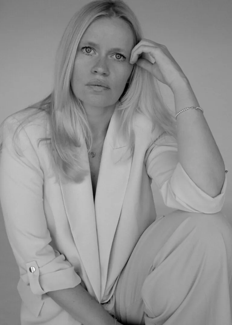 Joanna R.