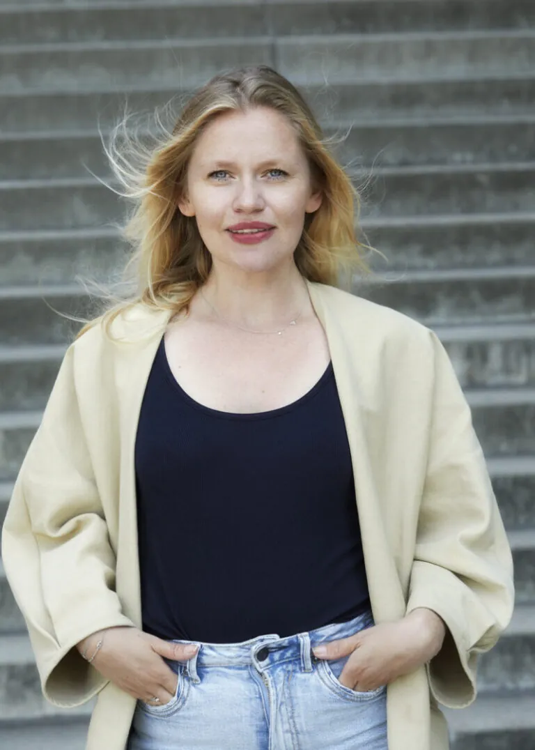 Joanna R.