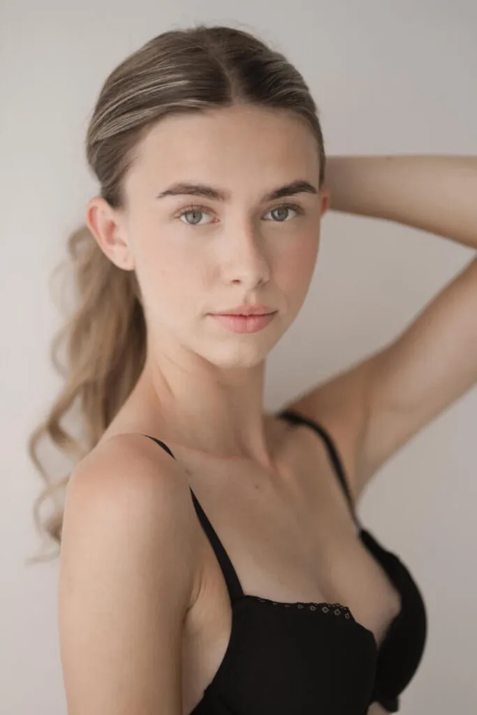Lara Fi.