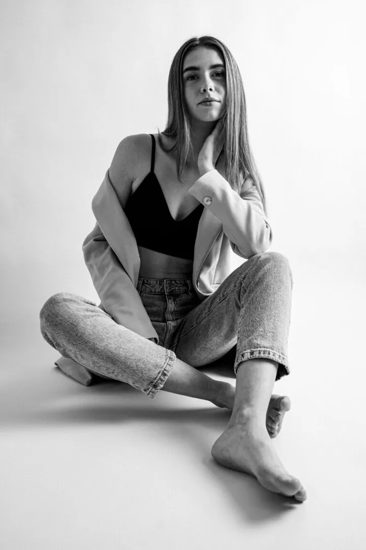 Lara Fi.