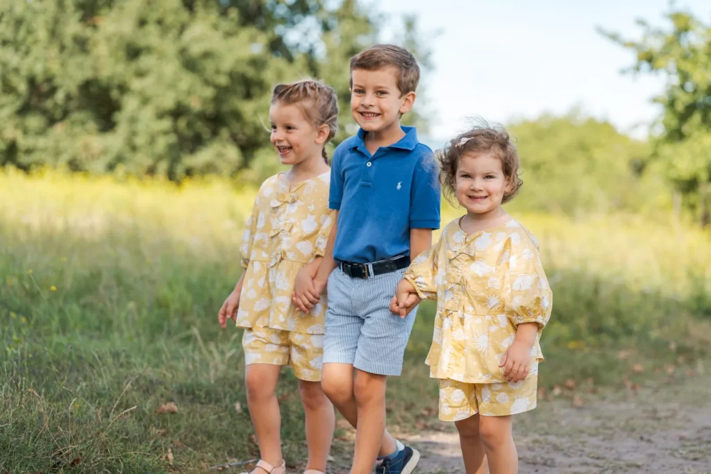 Larissa und Moritz mit ihren 3 Kids
