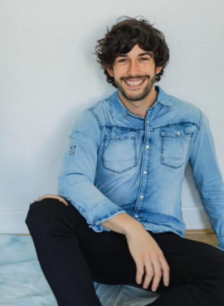 Patrick De.