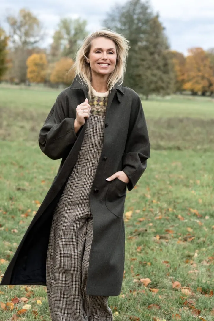 Stefanie Den.