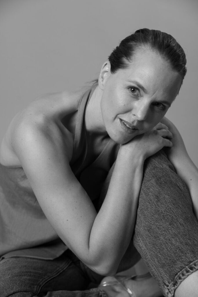 Annette Si.