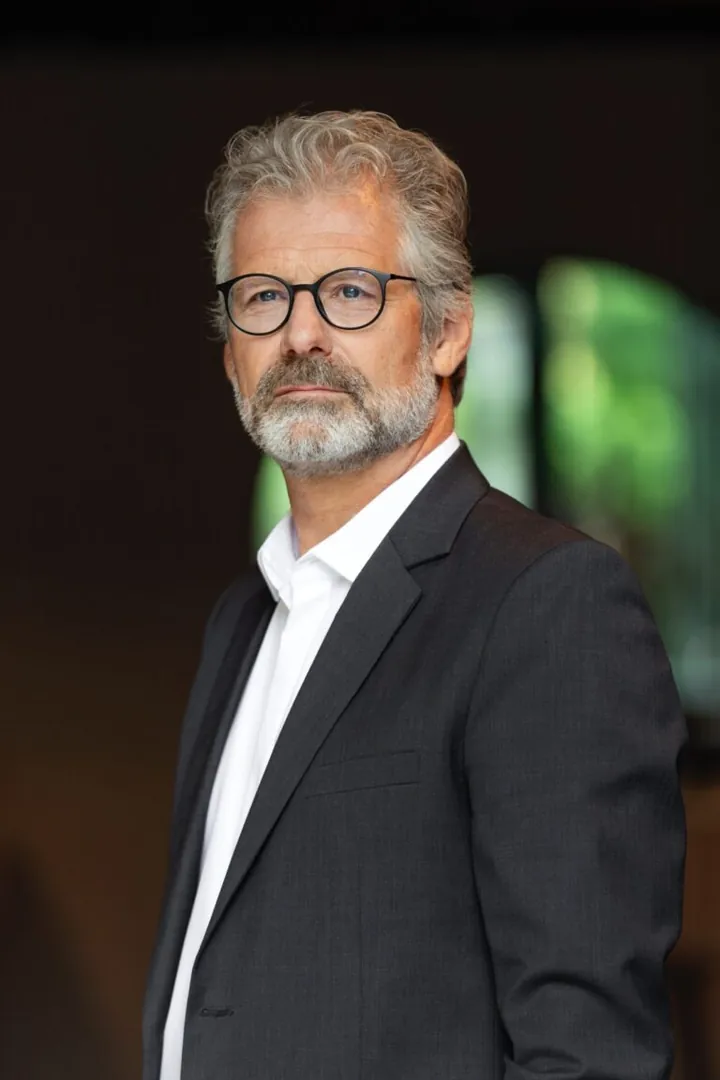 Bob L.