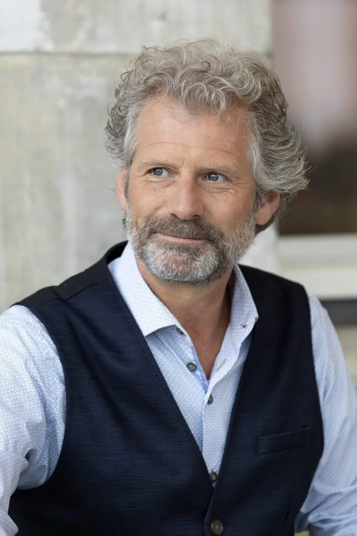 Bob L.