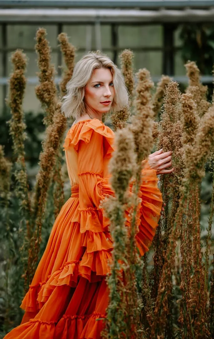 Julia Schi.
