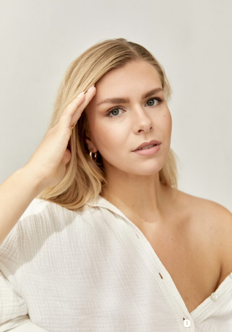 Laura Bau.
