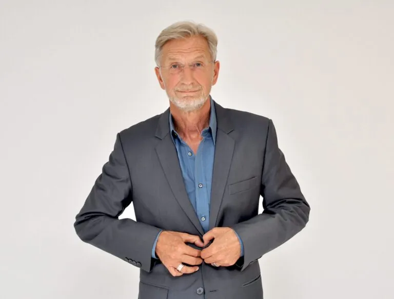 Uwe K.