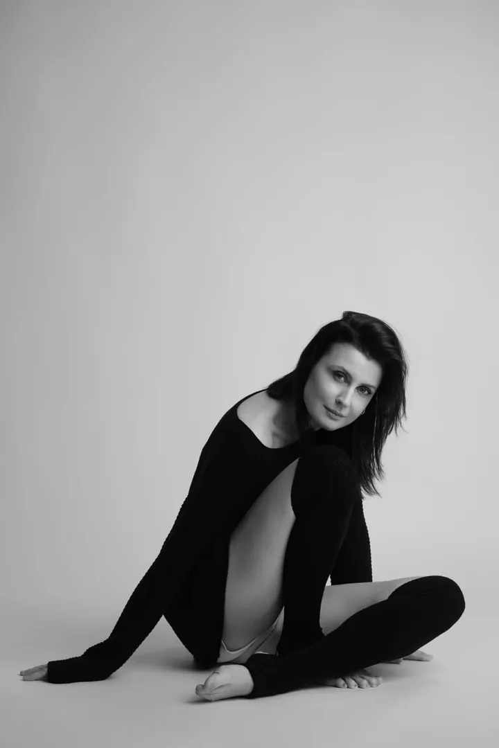 Claudia Do.