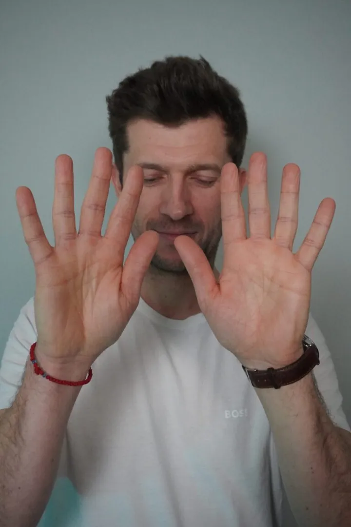 Dominik Ho.
