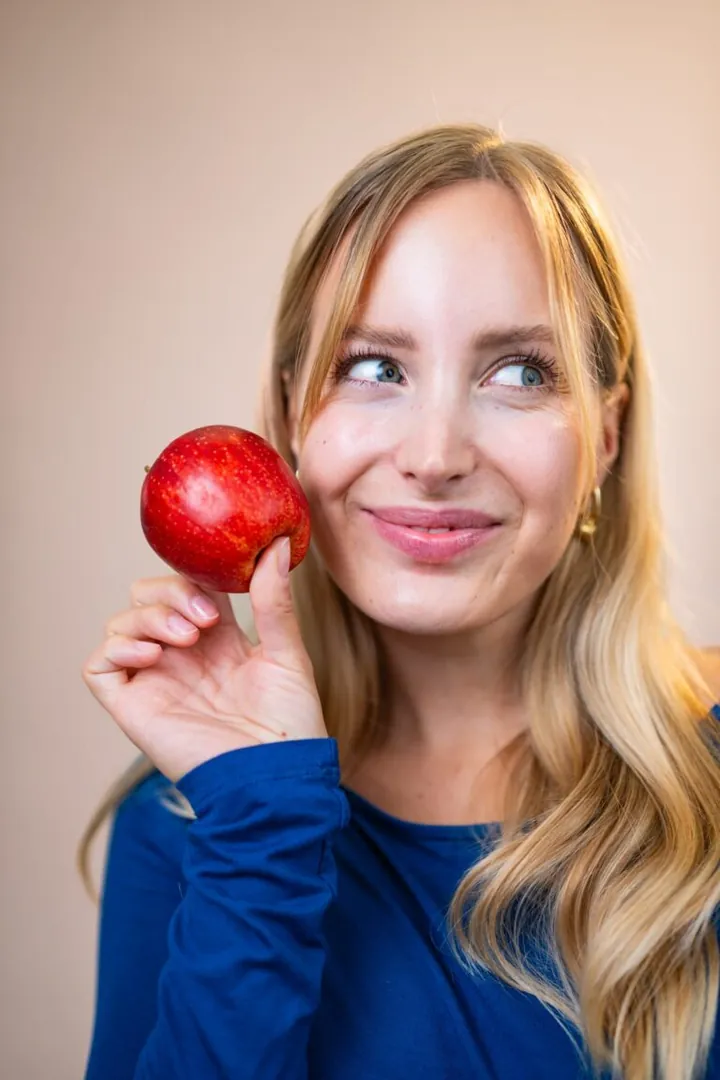 Mandy Be.