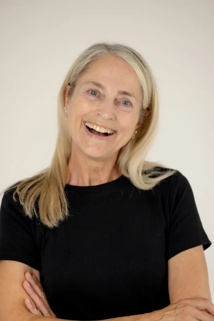 Bettina Ne.