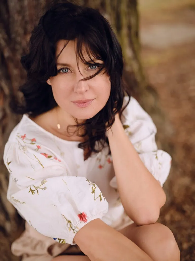 Claudia Do.