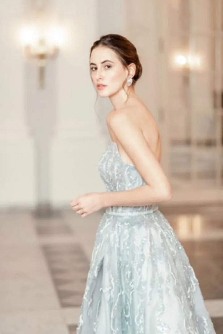 Elisa Mo.