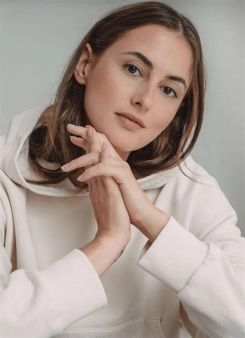 Elisa Mo.