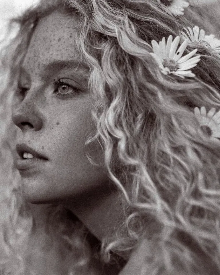 Emma Mo.