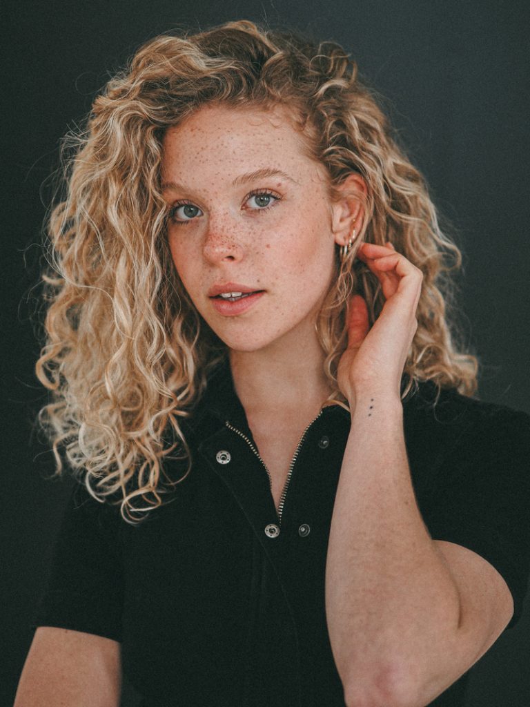 Emma Mo.