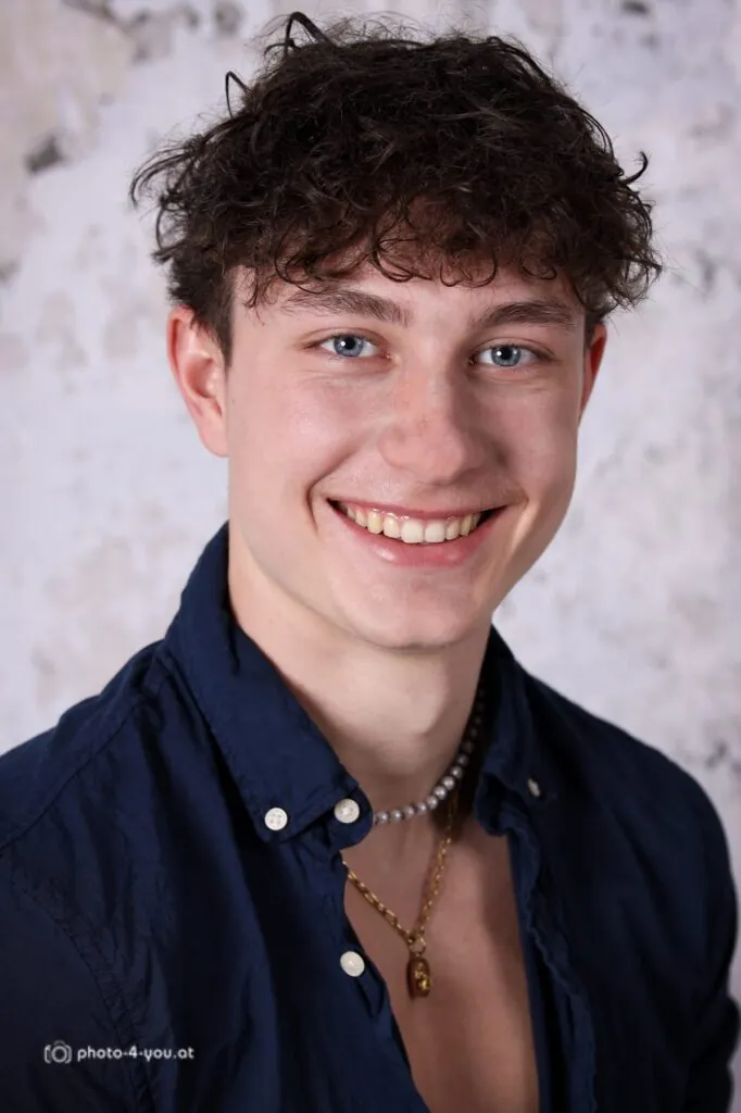 Alexander Ra.