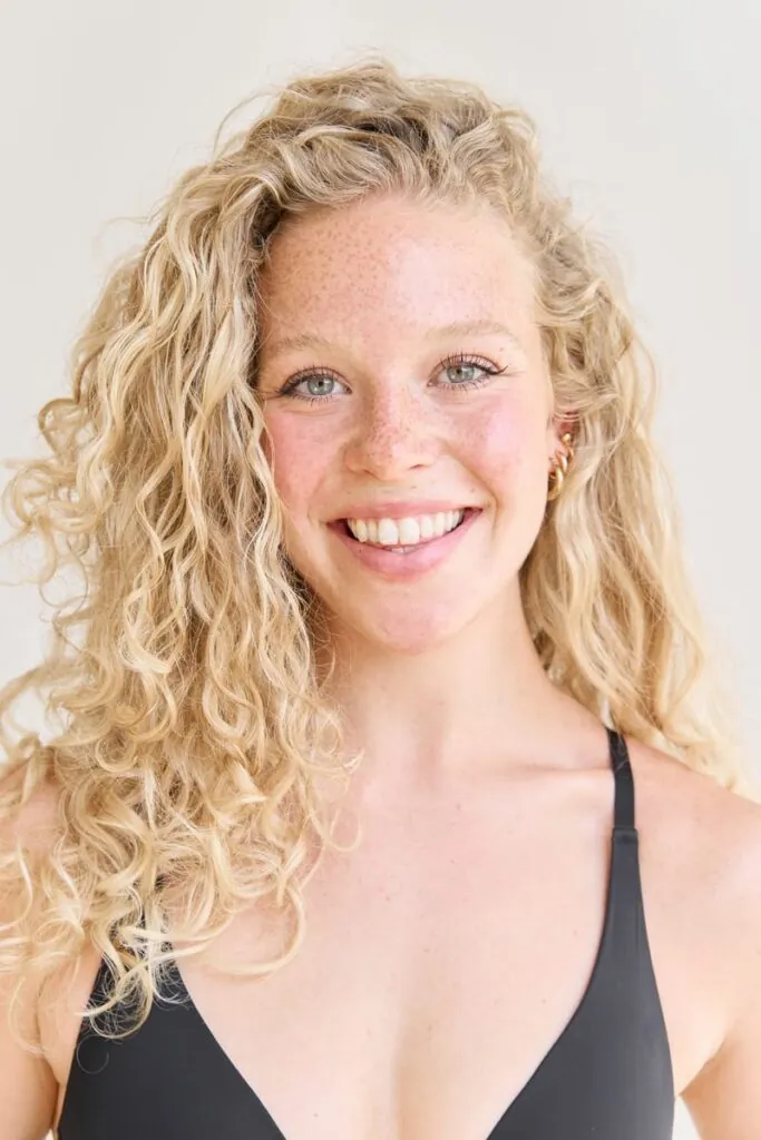 Emma Mo.