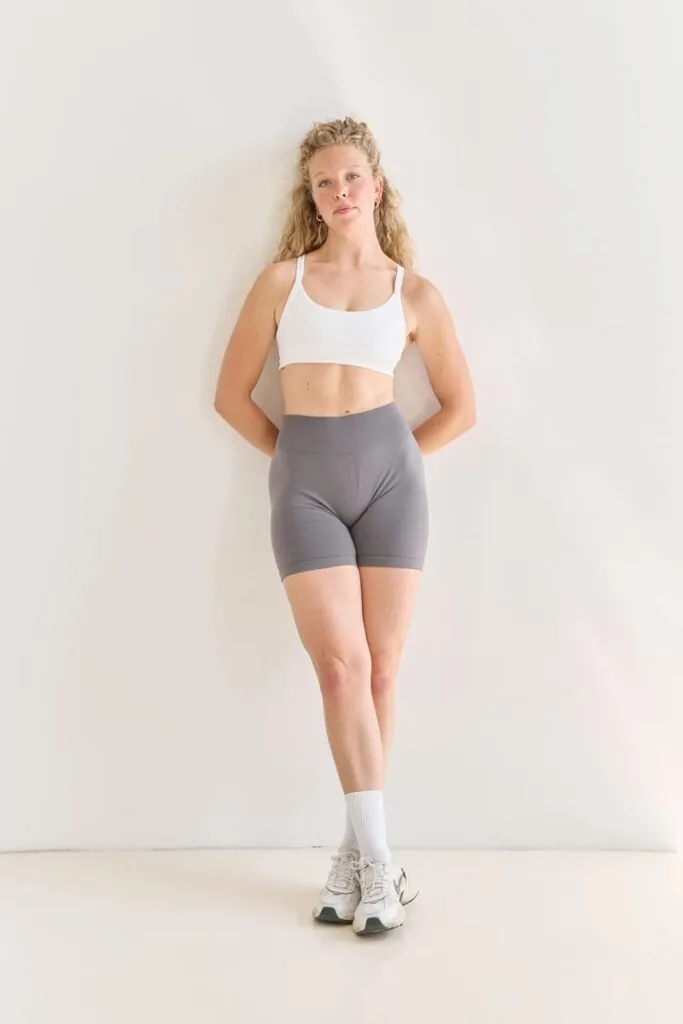 Emma Mo.