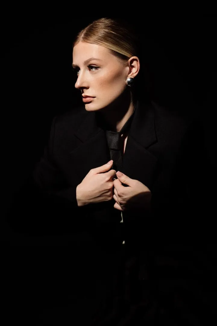 Jessica La.