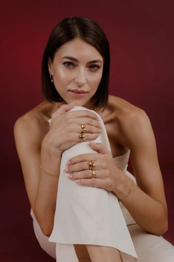 Laura Ba.